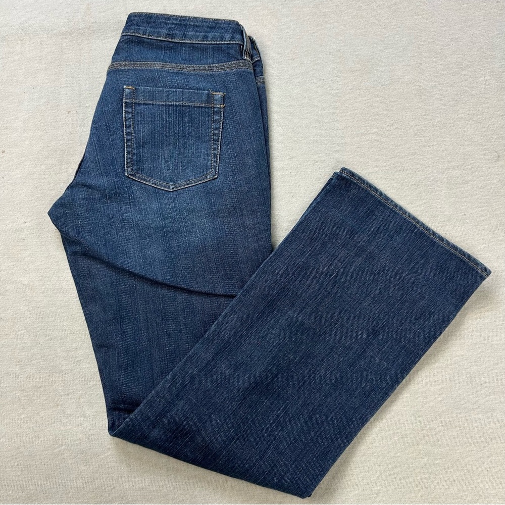 New York & Company PETITE Low Rise Boot Cut Curvy Medium Wash Jeans W